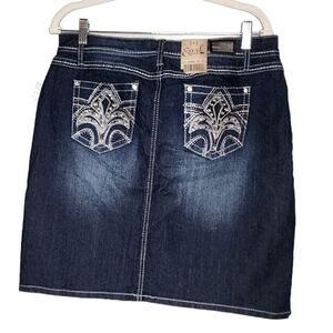 NWT EARL denim skirt. Embellished pockets.